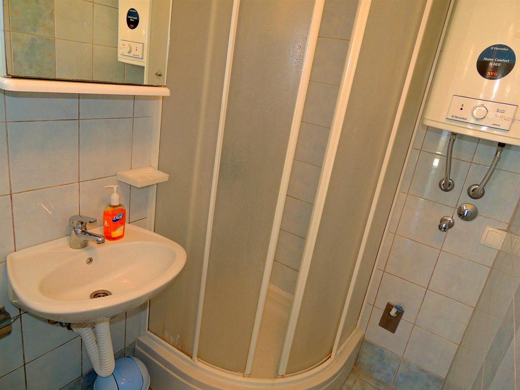 Apartments Zlatko Кърк Екстериор снимка
