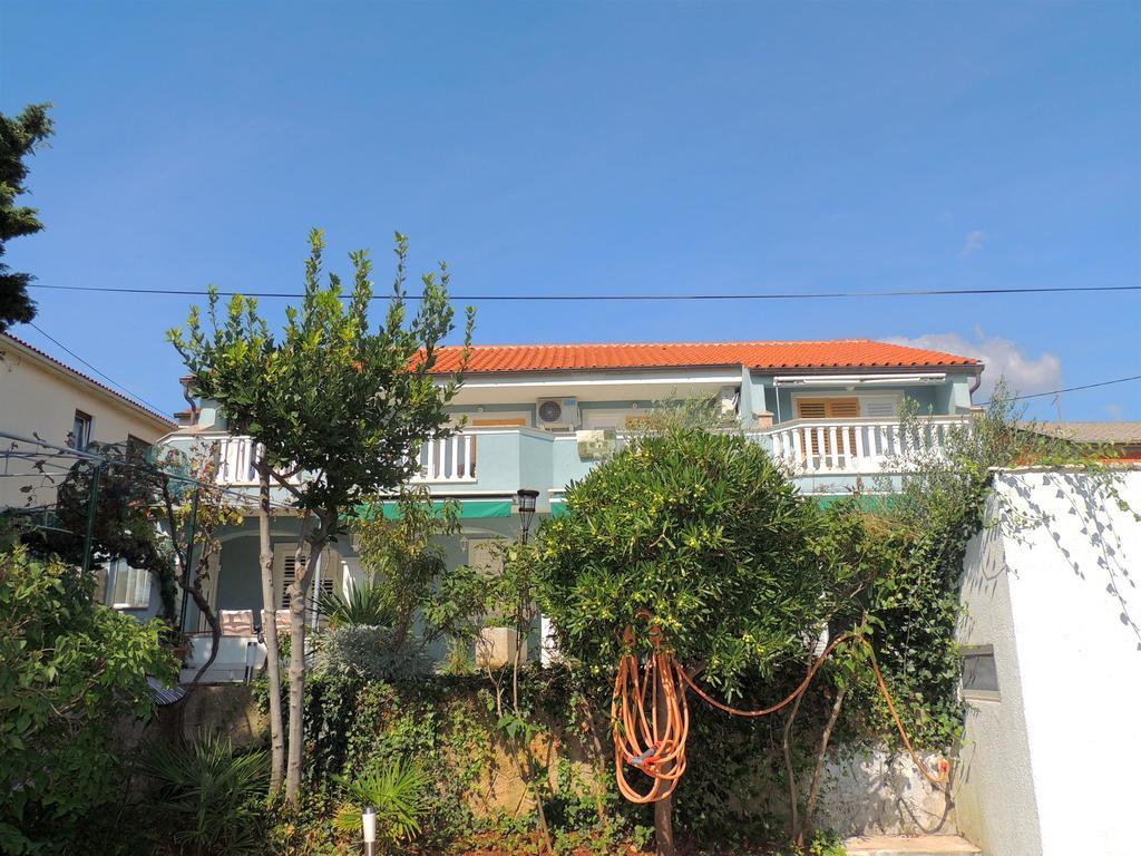 Apartments Zlatko Кърк Екстериор снимка